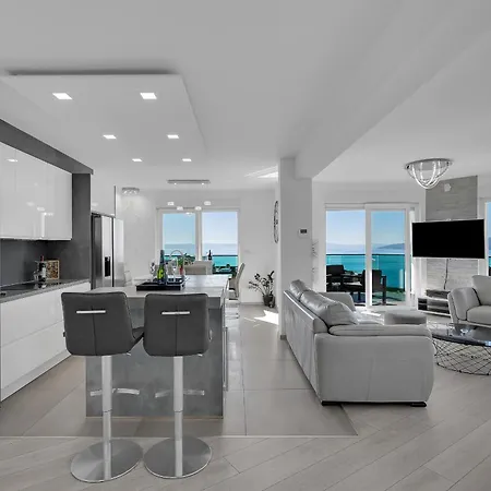 Exclusive Penthouse Big Blue With Private Jacuzzi * 마카르스카