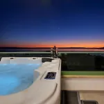 Апартаменты Exclusive Penthouse Big Blue With Private Jacuzzi *