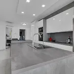 Апартаменты Exclusive Penthouse Big Blue With Private Jacuzzi Макарска