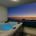 Exclusive Penthouse Big Blue With Private Jacuzzi Макарска