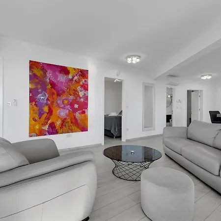 Exclusive Penthouse Big Blue With Private Jacuzzi Daire Makarska