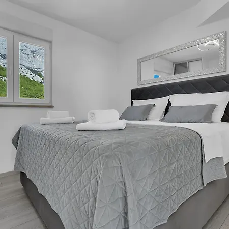 Daire Exclusive Penthouse Big Blue With Private Jacuzzi