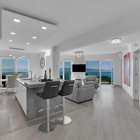 Daire Exclusive Penthouse Big Blue With Private Jacuzzi
