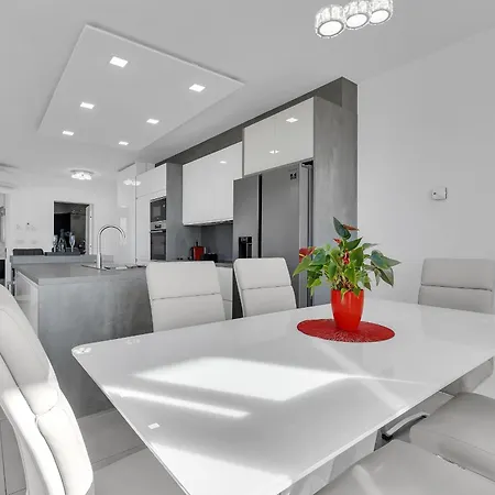 Daire Exclusive Penthouse Big Blue With Private Jacuzzi