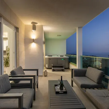 Exclusive Penthouse Big Blue With Private Jacuzzi Makarska